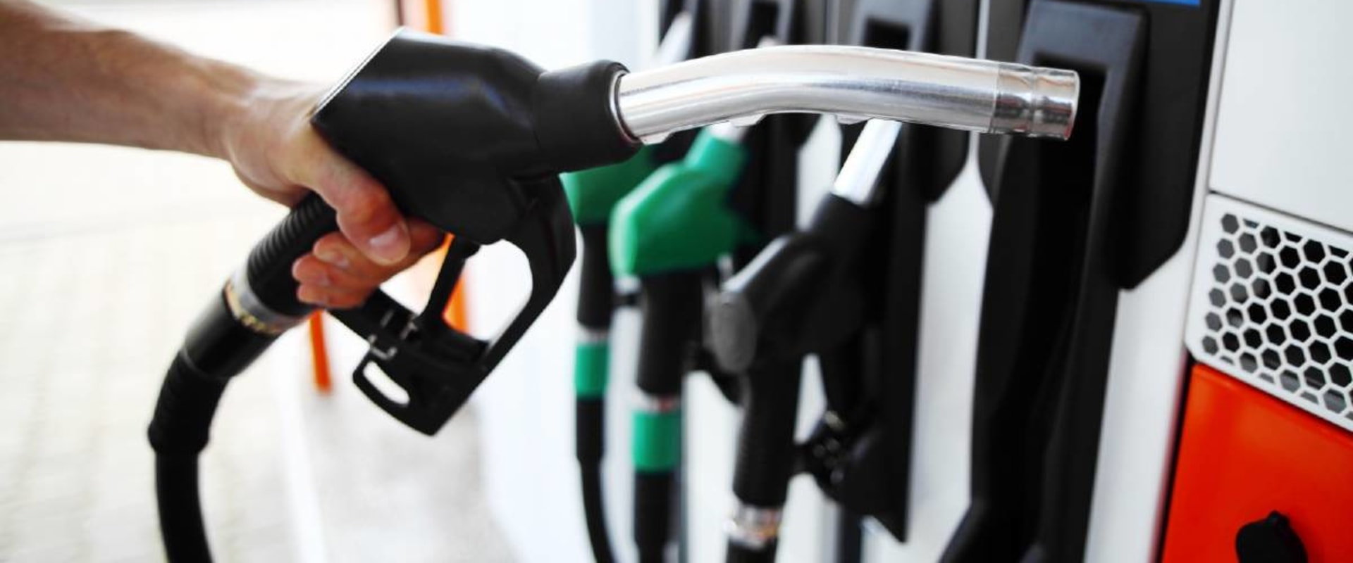 How do gas stations determine their prices?